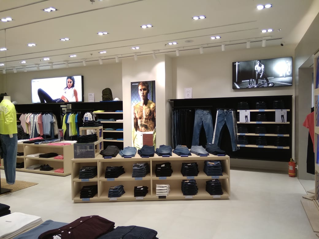 4a1cffd8-a769-4401-8981-cd46a6a326b3